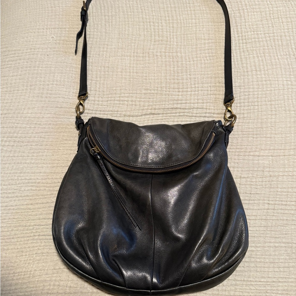Chic Black Leather Shoulder Bag